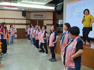 專業訓練課程二(舞臺黃衣者：講座九歌兒童劇團團長黃翠華)